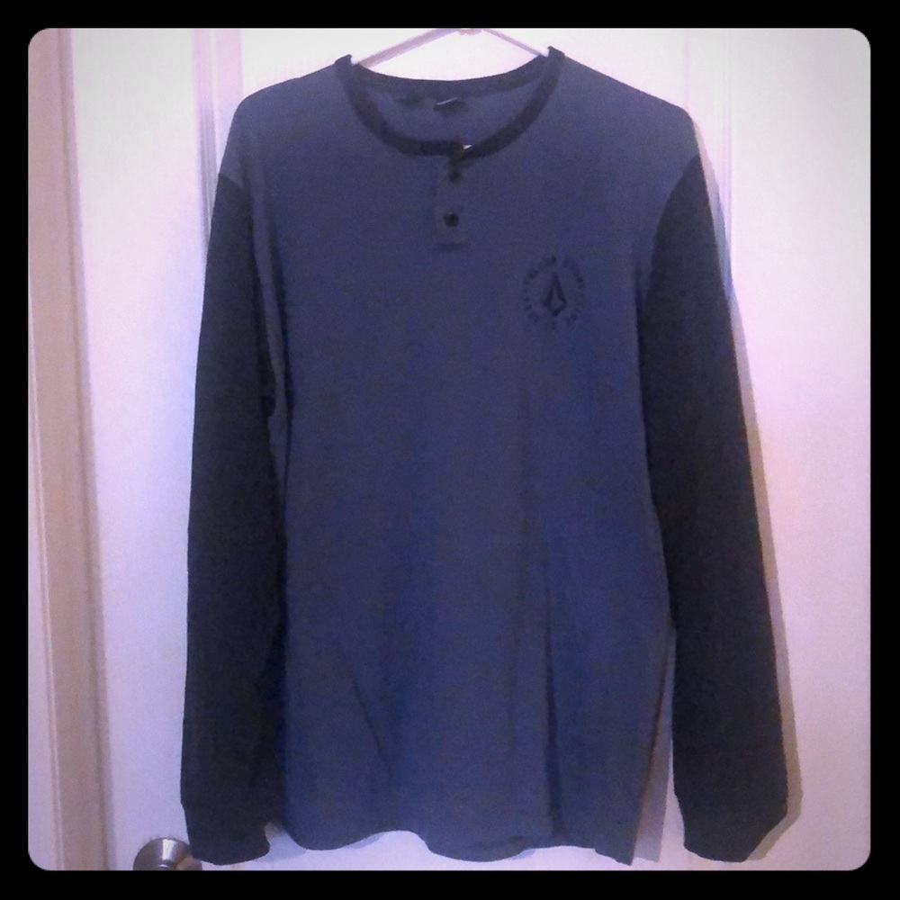 Men’s long sleeve Volcom shirt